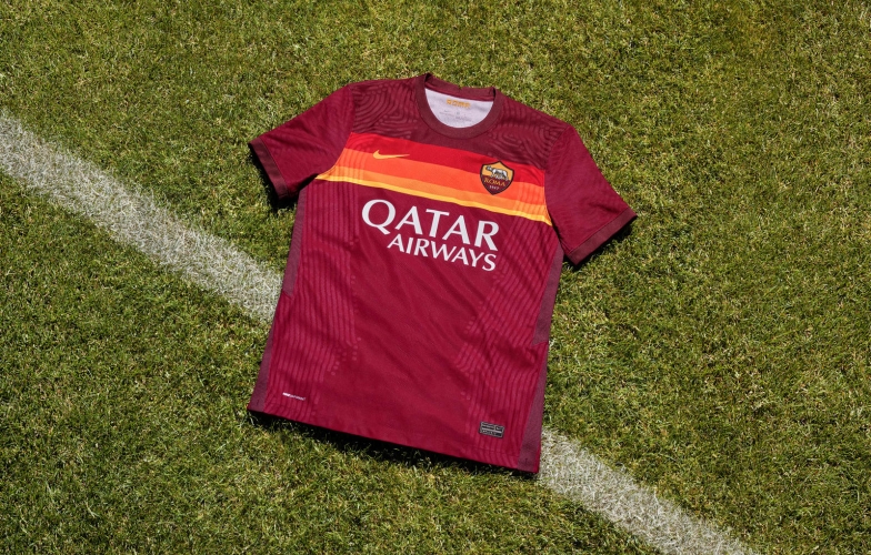Nike ra mắt áo đấu AS Roma vinh danh sọc vàng - đỏ