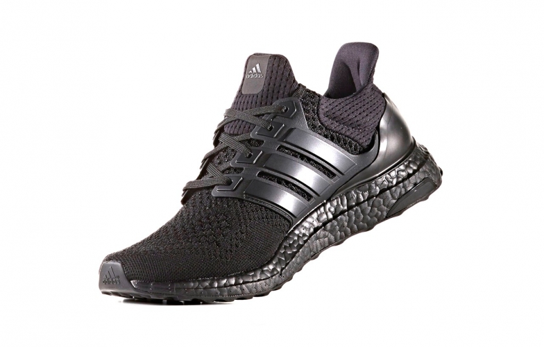 Adidas chuẩn bị mang UltraBOOST 1.0 'Core Black' trở lại