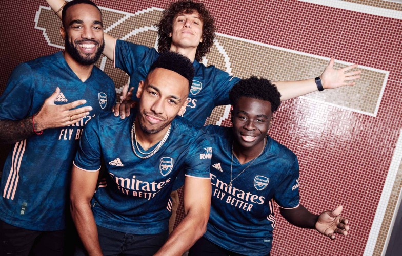 Dàn sao Arsenal khoe áo đấu thứ 3