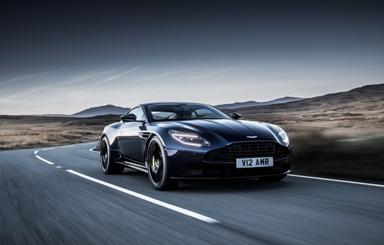 Aston Martin trình làng DB11 AMR 2018 với 630 mã lực