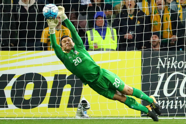 Trước AFF Cup, Thái Lan tri ân thủ môn từng là bại tướng của Việt Nam