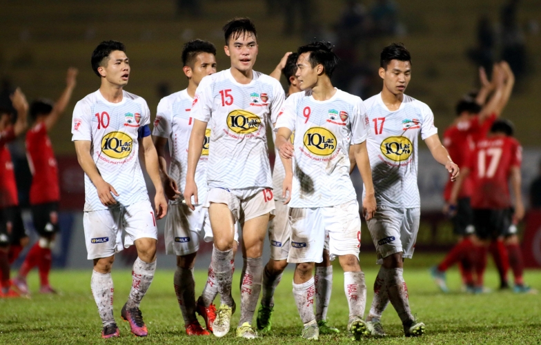 BLV Quang Huy: 'HAGL nên đặt mục tiêu trụ hạng'