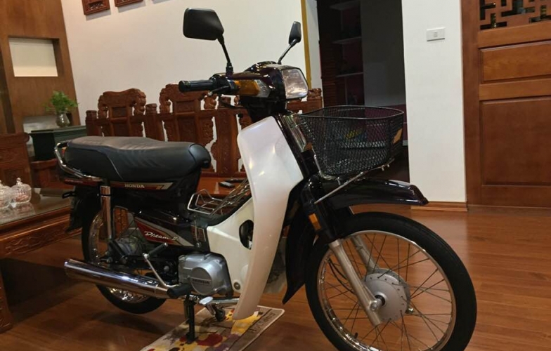 'Dân chơi' bán xe Honda Dream với giá hàng chục cây vàng 9999