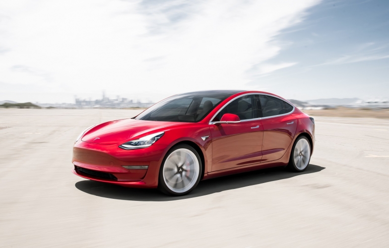 Honda Civic bị Tesla Model 3 vượt mặt trở thành vua doanh số