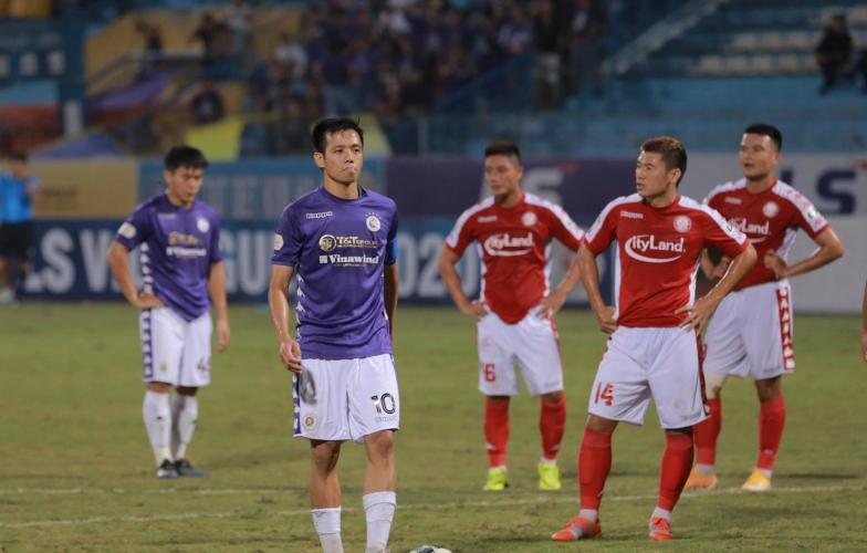 VIDEO: Văn Quyết mở tỉ số cho Hà Nội trên chấm penalty