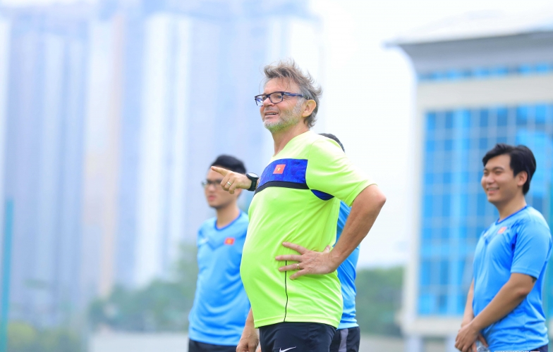Đàn em Công Phượng, Quang Hải ngơ ngác trước bài tập lạ của HLV Troussier