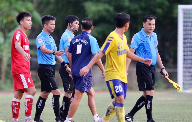 Bị loại phút chót, U21 CAND phản ứng gay gắt với trọng tài