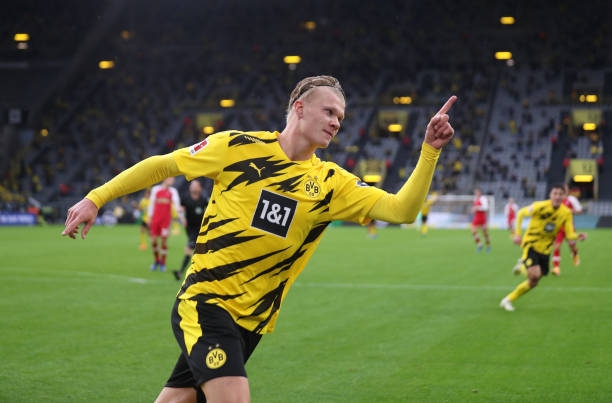 Haaland rực sáng, Dortmund thắng hủy diệt Freiburg