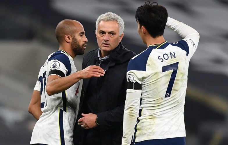 Sao tấn công làm sáng tỏ tin đồn ‘cầu thủ Tottenham tạo phản Mourinho’