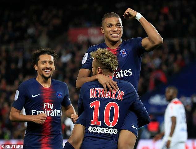Mbappe lập poker, PSG hủy diệt Lyon trên sân nhà