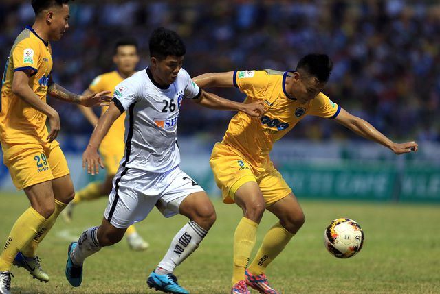 Cựu tuyển thủ U19 tỏa sáng khiến Thanh Hóa rộng cửa xuống hạng