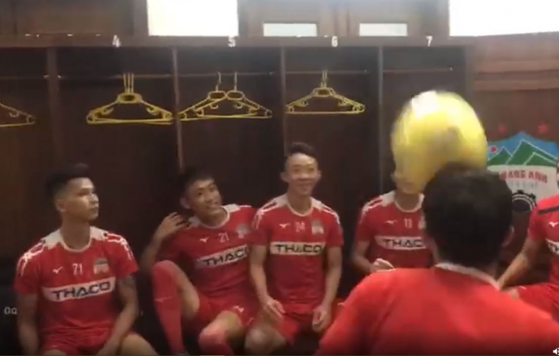 VIDEO: Cầu thủ HAGL biểu diễn kỹ thuật siêu hạng như sao thế giới