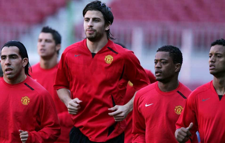 Cầu thủ Barca chúc MU vô địch