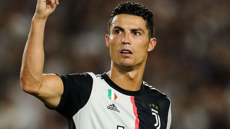 Ronaldo lại lập kỷ lục, chứng tỏ mình chưa hết thời