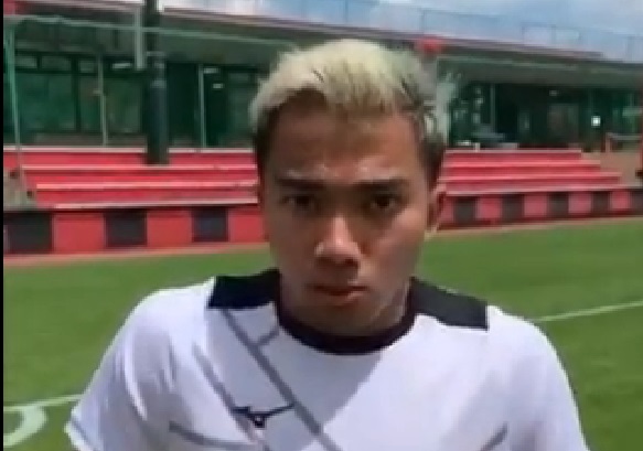 VIDEO: Phì cười khi 'Messi Thái' gồng hết cỡ để quảng cáo