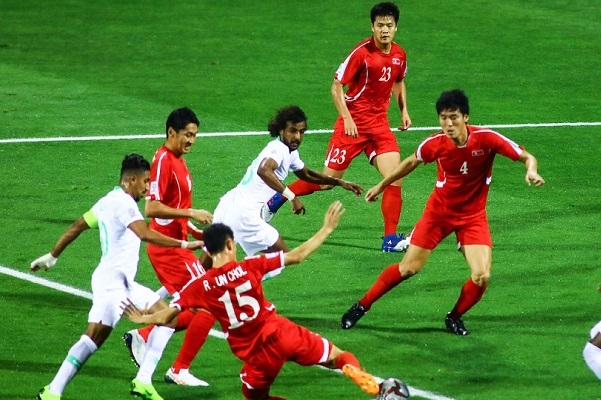 Đồng đội Ronaldo nổ súng, Triều Tiên vẫn nhận thất bại lịch sử