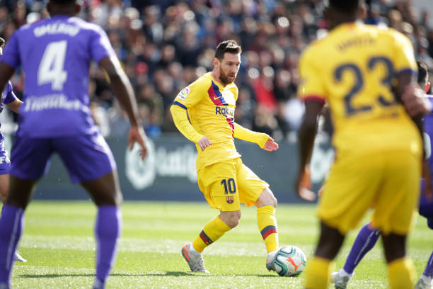 Hàng công cực mạnh, Barca vẫn thắng nhọc nhằn đội bét bảng