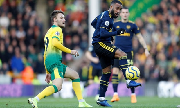 Ozil trở lại, Arsenal hòa hú vía trước Norwich