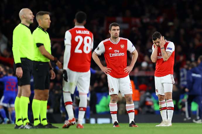 Arsenal phải bồi thường vì bị loại khỏi Europa League