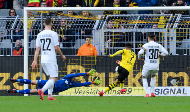 Sao trẻ tỏa sáng giúp Dortmund thắng nhẹ