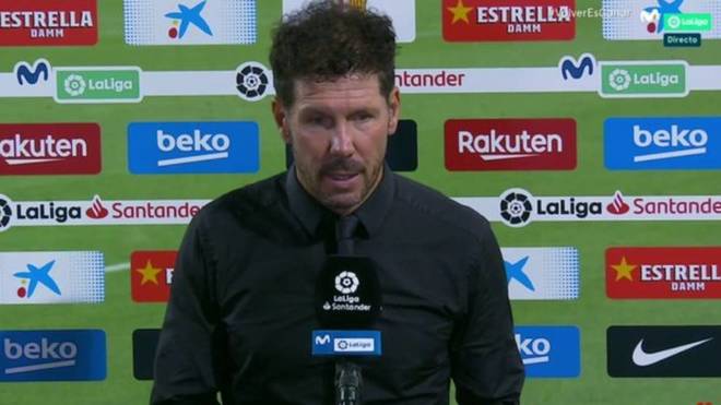 Simeone 'cạn lời' với cách dùng người của Barca