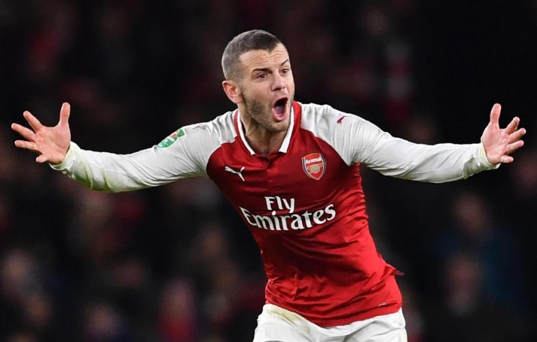 VIDEO: Cựu sao Arsenal 'đốn giò' bạn gái không thương tiếc