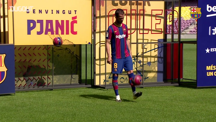 VIDEO: Tân nhạc trưởng Barca ra mắt CĐV