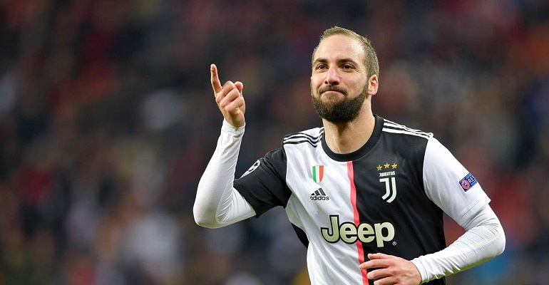 Juve lập kỷ lục chuyển nhượng khi để Higuain ra đi