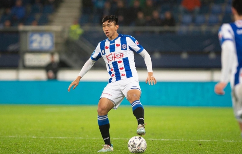 Cựu HLV Heerenveen nói lời cay đắng về Đoàn Văn Hậu