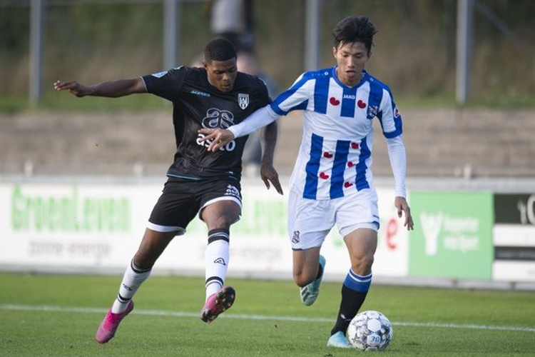 Lý do nào khiến SC Heerenveen muốn giữ chân Đoàn Văn Hậu?