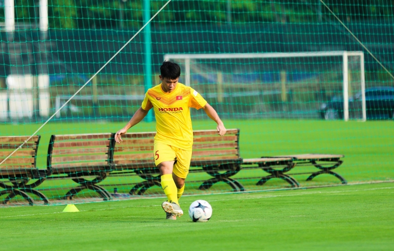 Sao U22 Việt Nam bị bệnh tim, 'trễ hẹn' V.League 