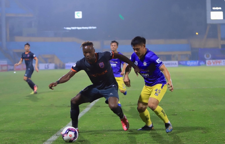 VIDEO: Hà Nội nhận bàn thua thứ 4 sau 2 vòng V.League 2021