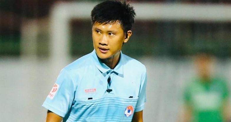Trọng tài đuổi thành viên Đà Nẵng lên khán đài