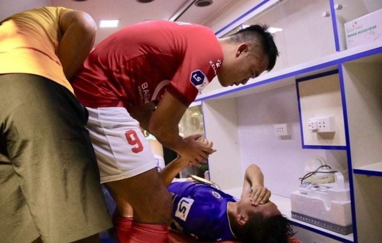 Hùng Dũng muốn NHM thông cảm và động viên Hoàng Thịnh