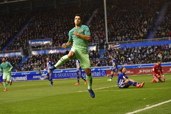 Barca thắng theo 'kiểu tennis' trên sân Alaves