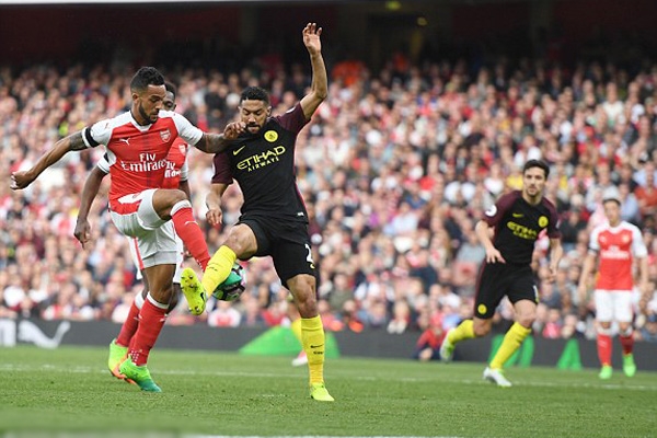 Arsenal và Man City chia điểm trong trận cầu kịch tính