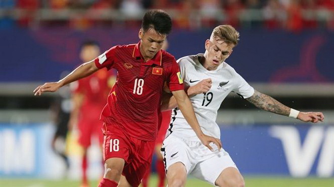 Cầu thủ U20 Việt Nam bị gẫy chân: Bác sĩ thừa nhận ‘bất lực’ tạm thời