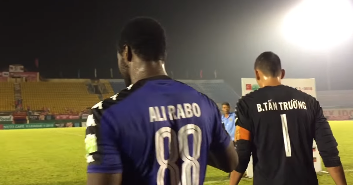 Khi Tây phải ngán V-League: Tôi chưa thấy điều này bao giờ