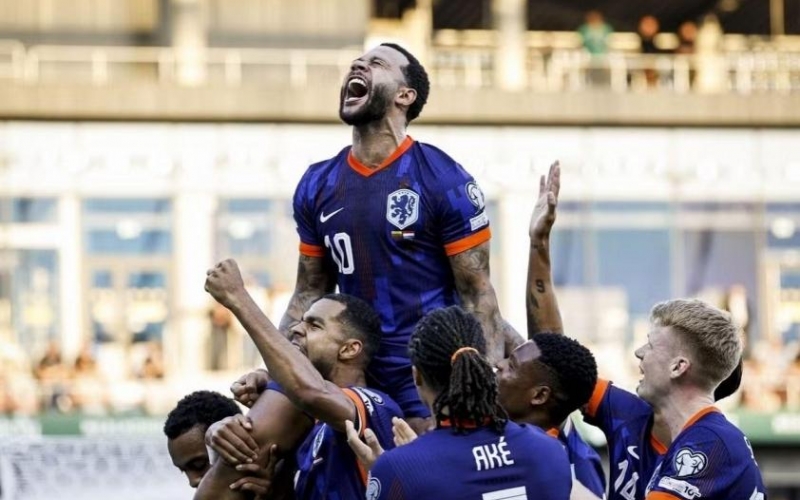 Cựu sao MU tỏa sáng, Hà Lan thắng vất vả tại vòng loại World Cup