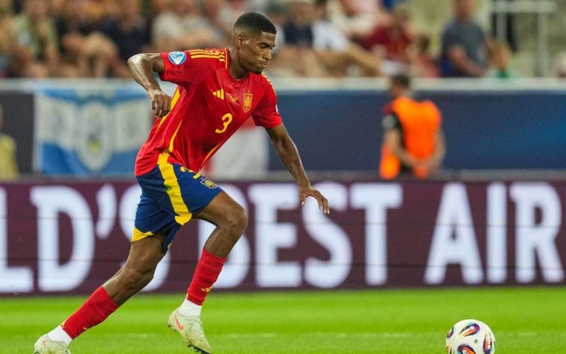 Ngôi sao Arsenal tính đổi quốc tịch để tham dự World Cup