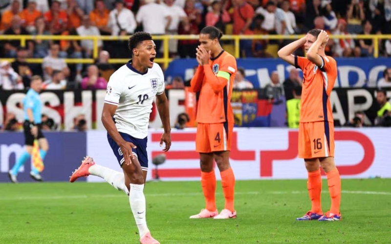 Người hùng Watkins đưa tuyển Anh vào chung kết Euro 2024