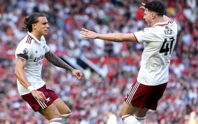 Gyokeres tịt ngòi, Arsenal vất vả hạ MU ngày ra quân
