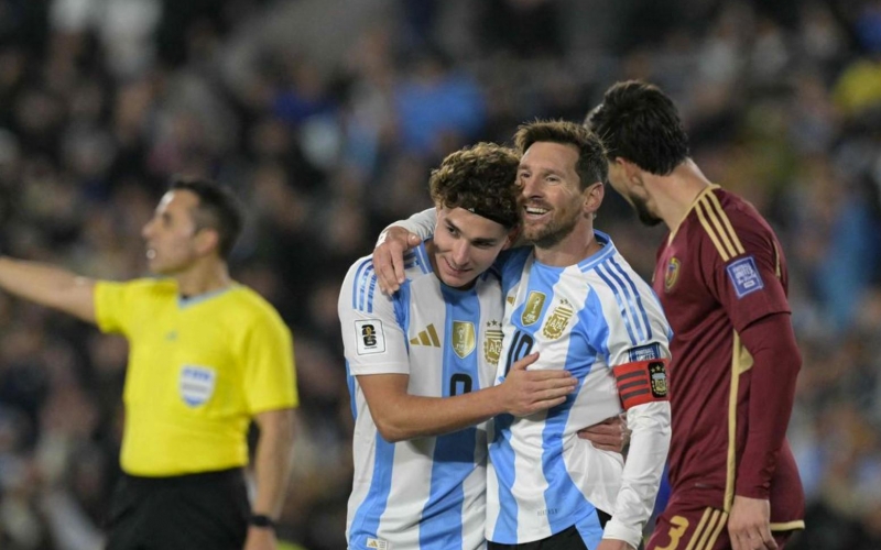 Trực tiếp Argentina 3-0 Venezuela: Hết giờ!