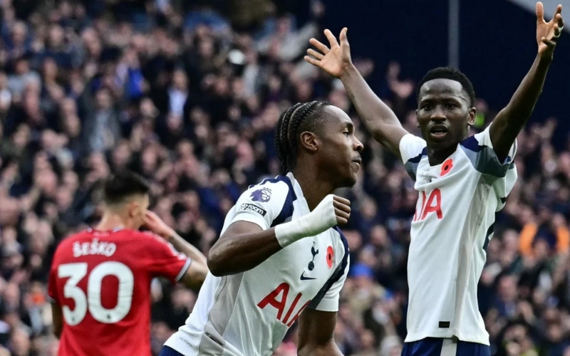Trực tiếp Tottenham 2-2 MU: De Ligt đem về 1 điểm hy vọng