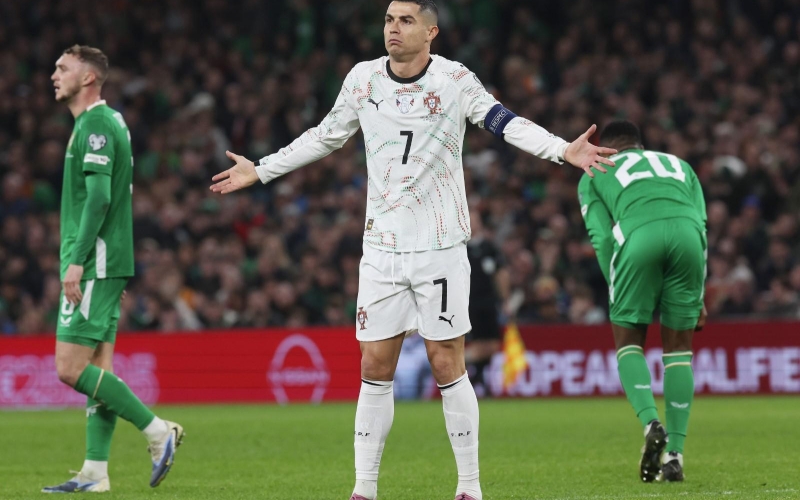 Ronaldo thẻ đỏ, Ireland trừng phạt Bồ Đào Nha bằng chiến thắng không tưởng