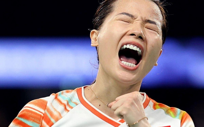 Thắng kịch tính, Nguyễn Thùy Linh giành quyền vào chung kết Canada Open 2025