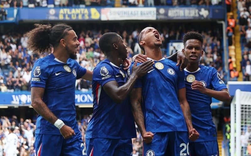 Trực tiếp Chelsea 0-0 Brentford: Đi tìm bàn thắng