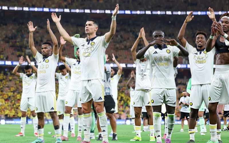Ronaldo rực sáng, Al Nassr đả bại đội bóng của Karim Benzema