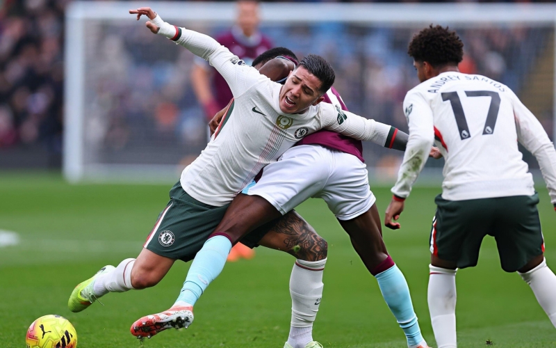 Trực tiếp Chelsea 0-0 Burnley: Thế trận giằng co