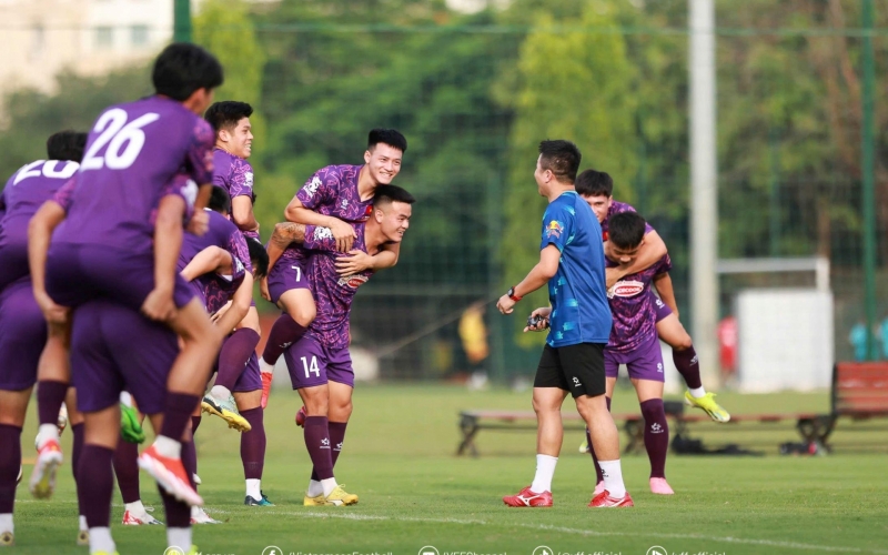 Tiền đạo Việt kiều Châu Âu lên U22 Việt Nam chuẩn bị cho SEA Games